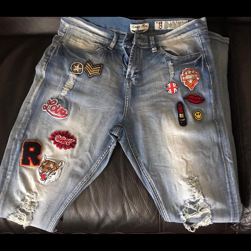 ⚜️EMBELLISHED JEANS⚜️